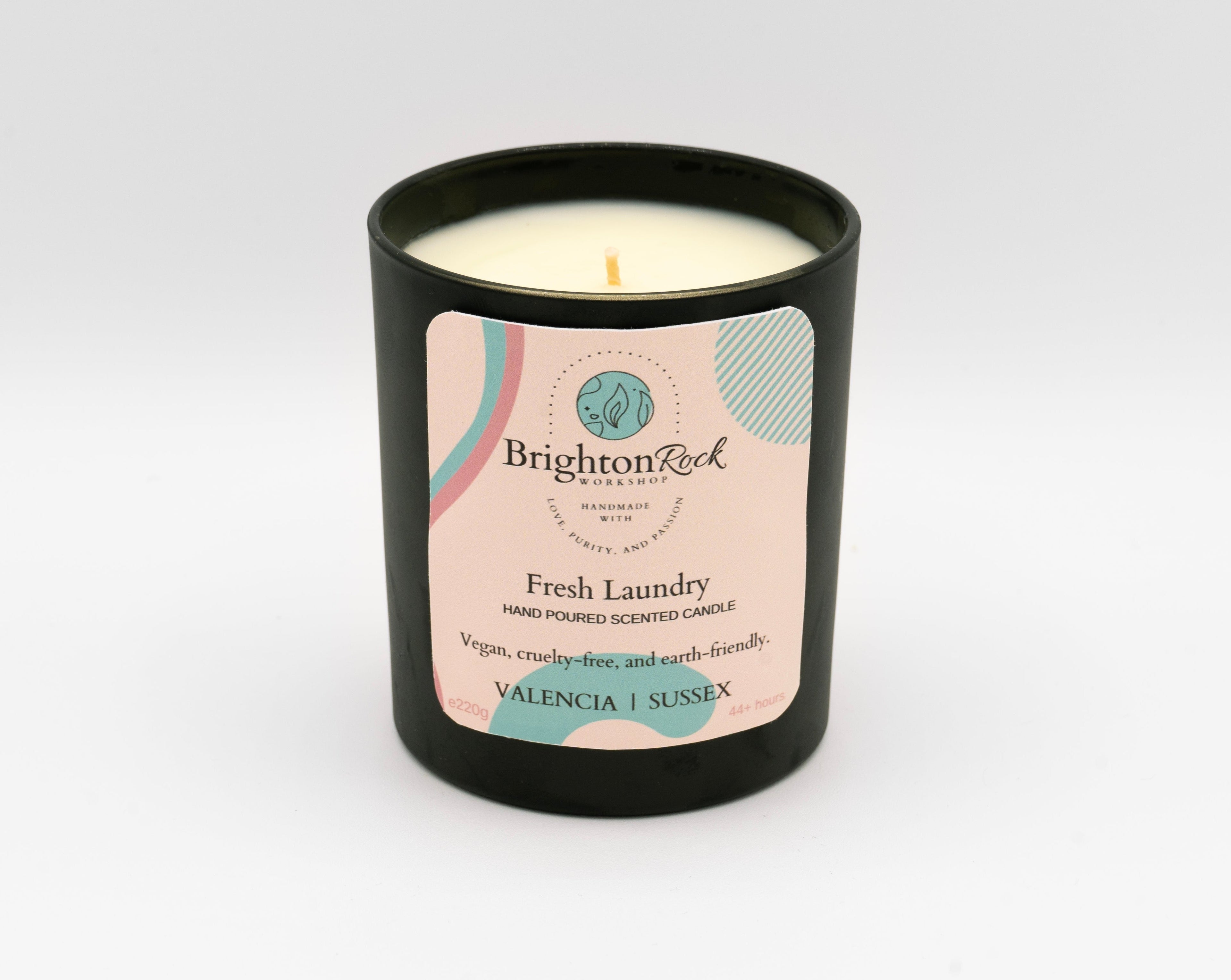 Fresh Laundry Scented Candle in Matte Black 220g