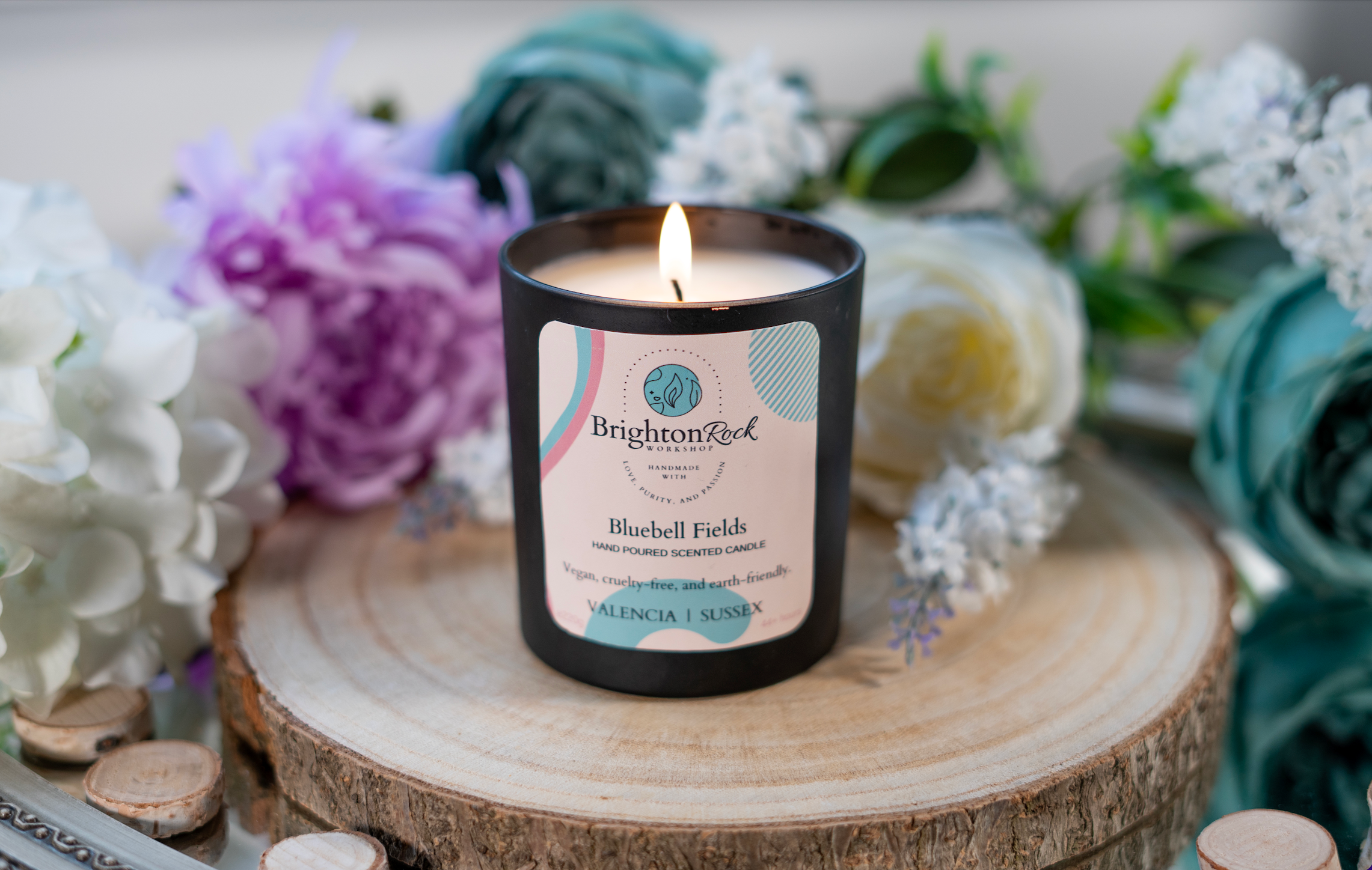 Bluebell Fields Scented Candle in Matte Black 220g