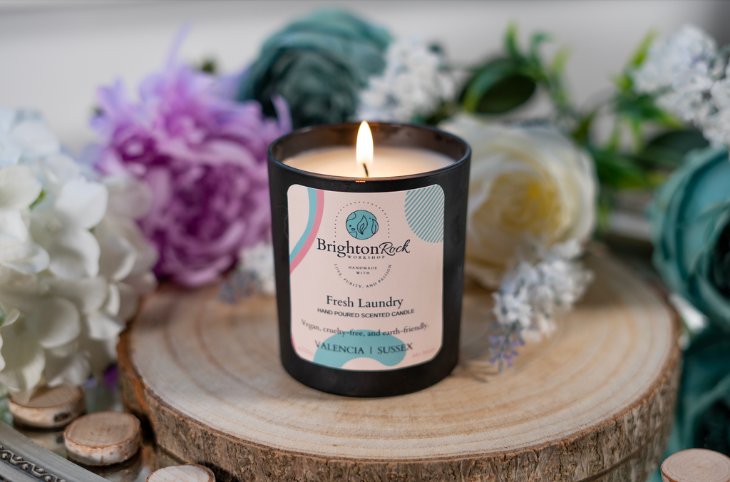 Fresh Laundry Scented Candle in Matte Black 220g